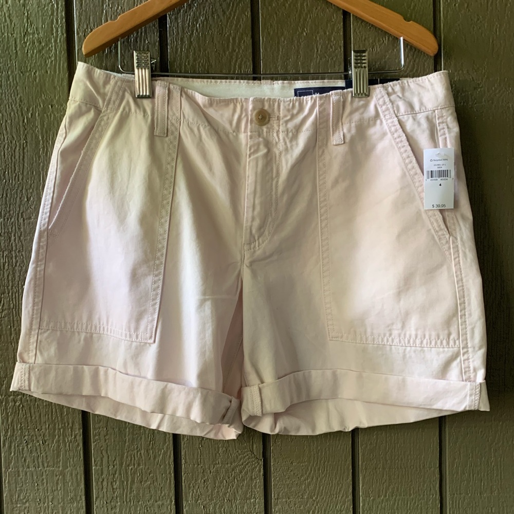 Gap NWT Women’s Light Pink Cuffed Everyday Shorts Size 4